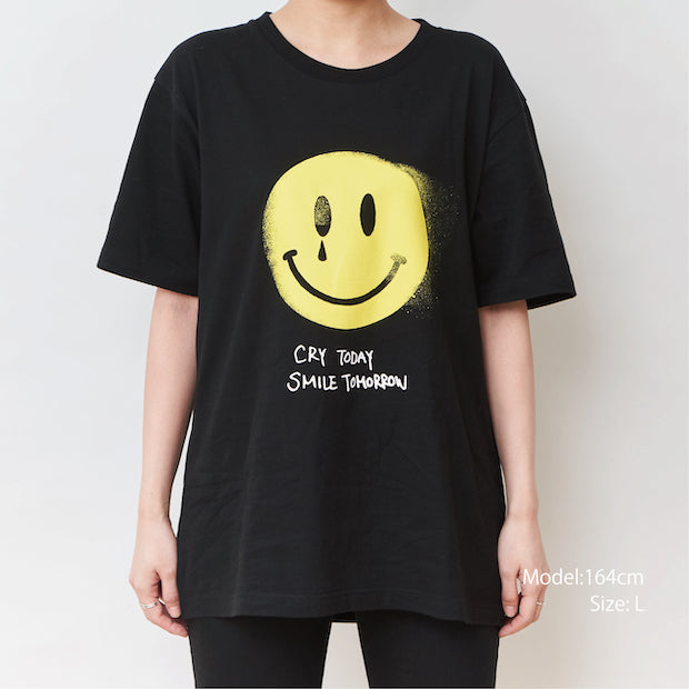 CRY SMILE Tシャツ (ブラック)